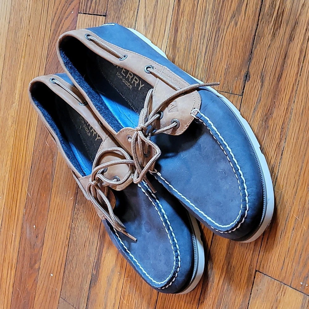 Sperry boat shoe